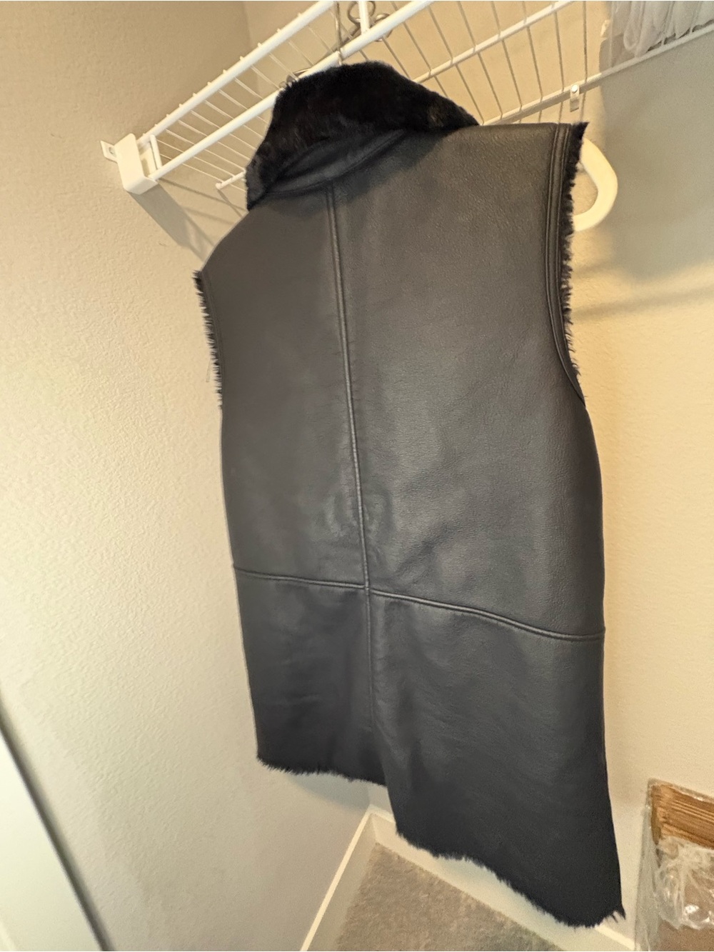 Ralph Lauren Black Faux-Shearling Leather Vest with Zip Pockets size small - Picture 8 of 16